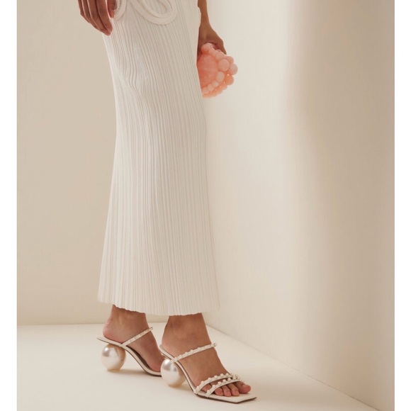 cult gaia Shoes - Cult Gaia
Ilona Pearl-Embellished Leather Sandals